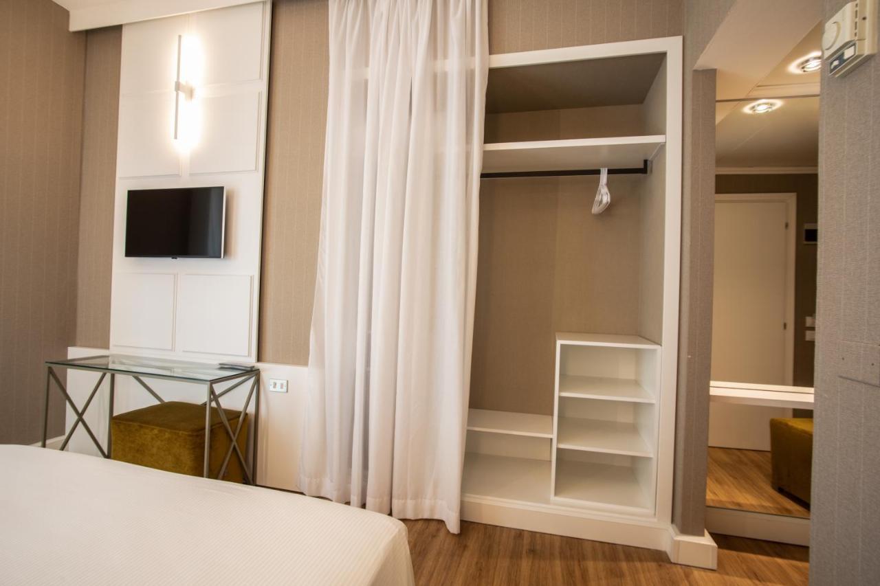 Villa Adriatica Ambienthotels Римини Екстериор снимка