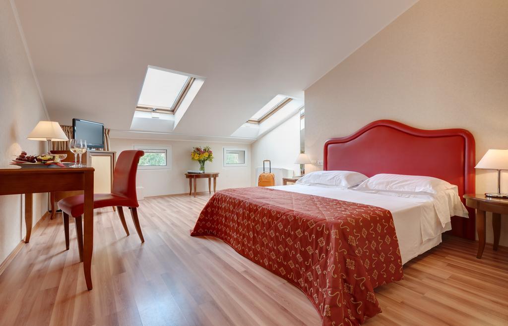 Villa Adriatica Ambienthotels Римини Екстериор снимка