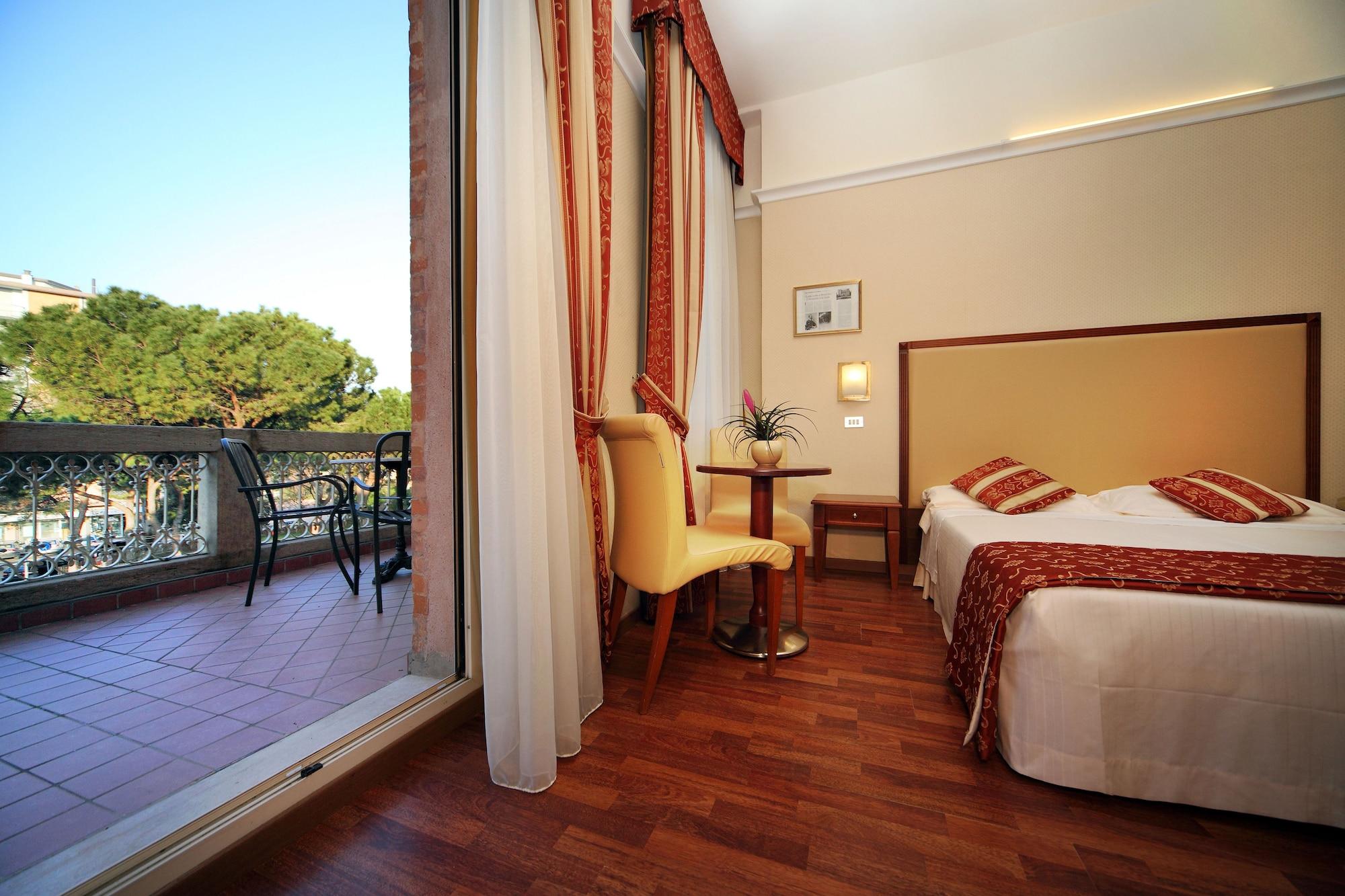 Villa Adriatica Ambienthotels Римини Екстериор снимка