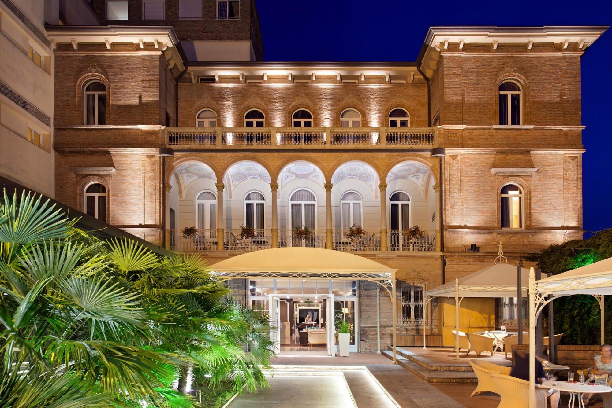 Villa Adriatica Ambienthotels Римини Екстериор снимка