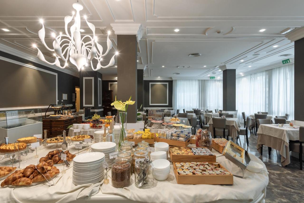 Villa Adriatica Ambienthotels Римини Екстериор снимка